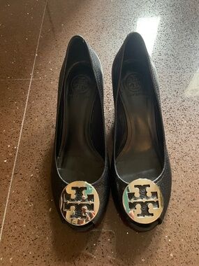 Authentic Torry Burch wedge heels size9,5